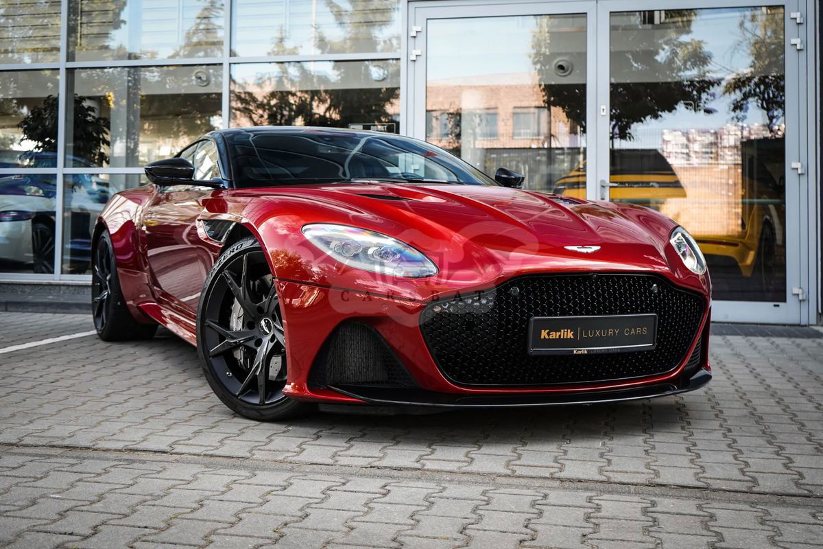Aston Martin DBS Standard 2020