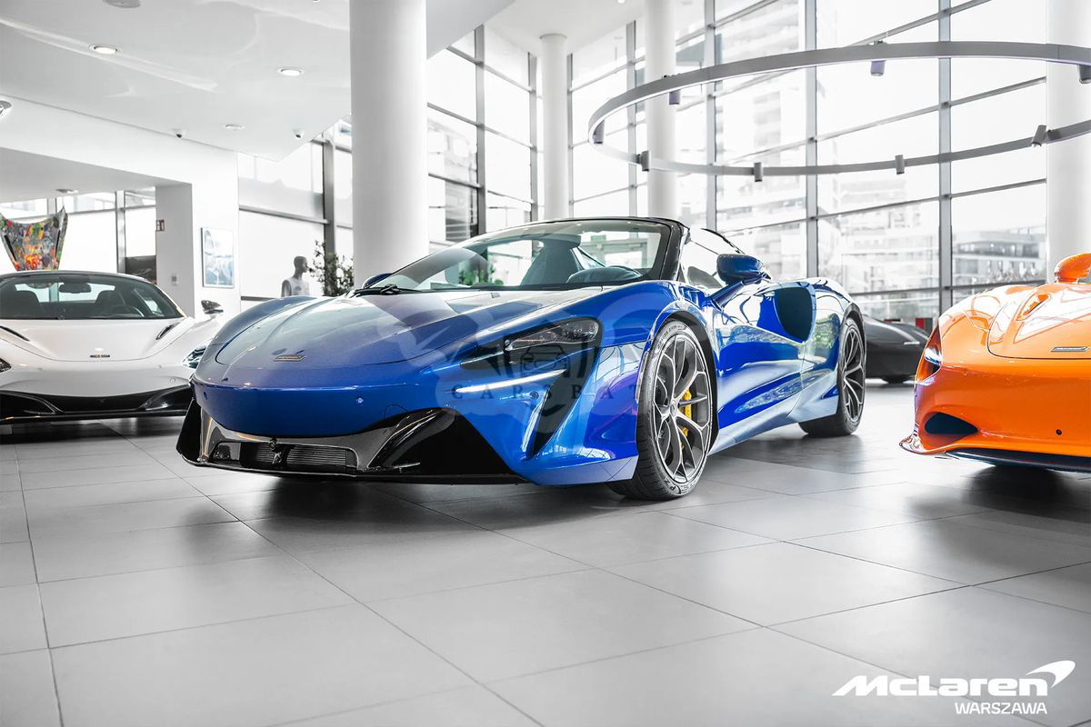 McLaren Artura 2024