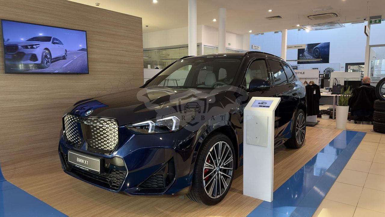 BMW iX1 2024