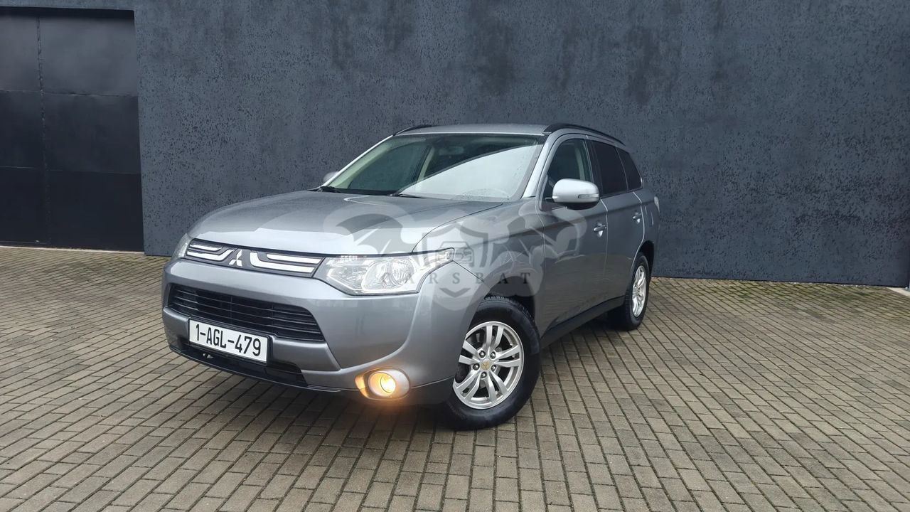 Mitsubishi Outlander III 2.2 DI-D 2WD Invite 2013