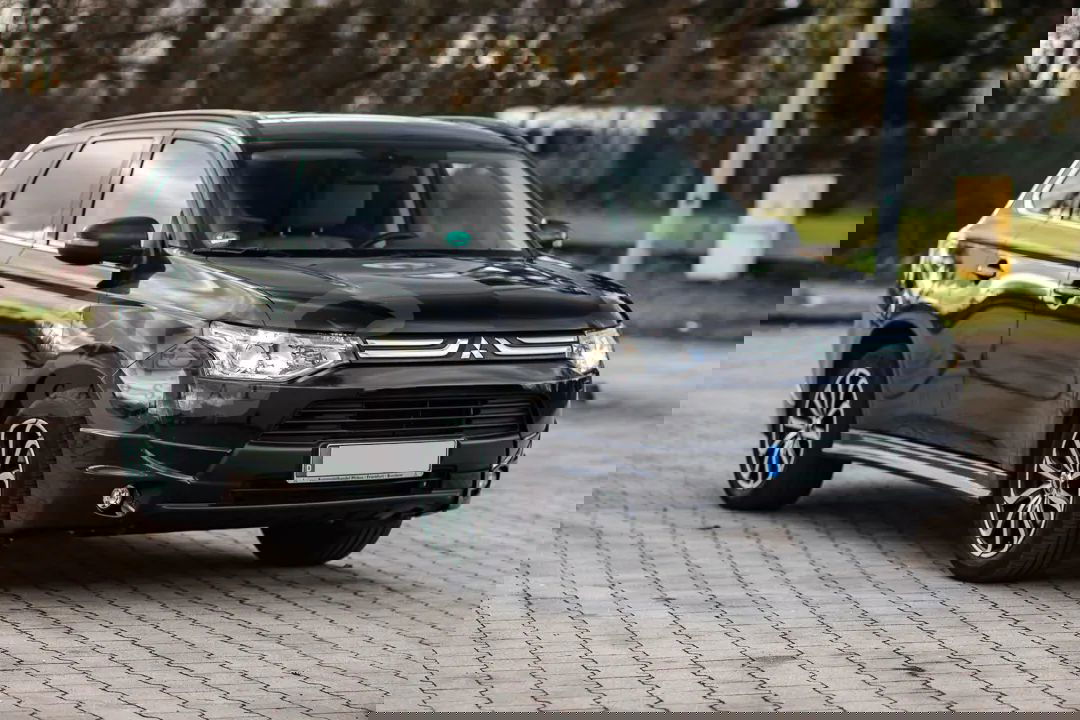 Mitsubishi Outlander III 2.2 DI-D 4WD Invite 2013