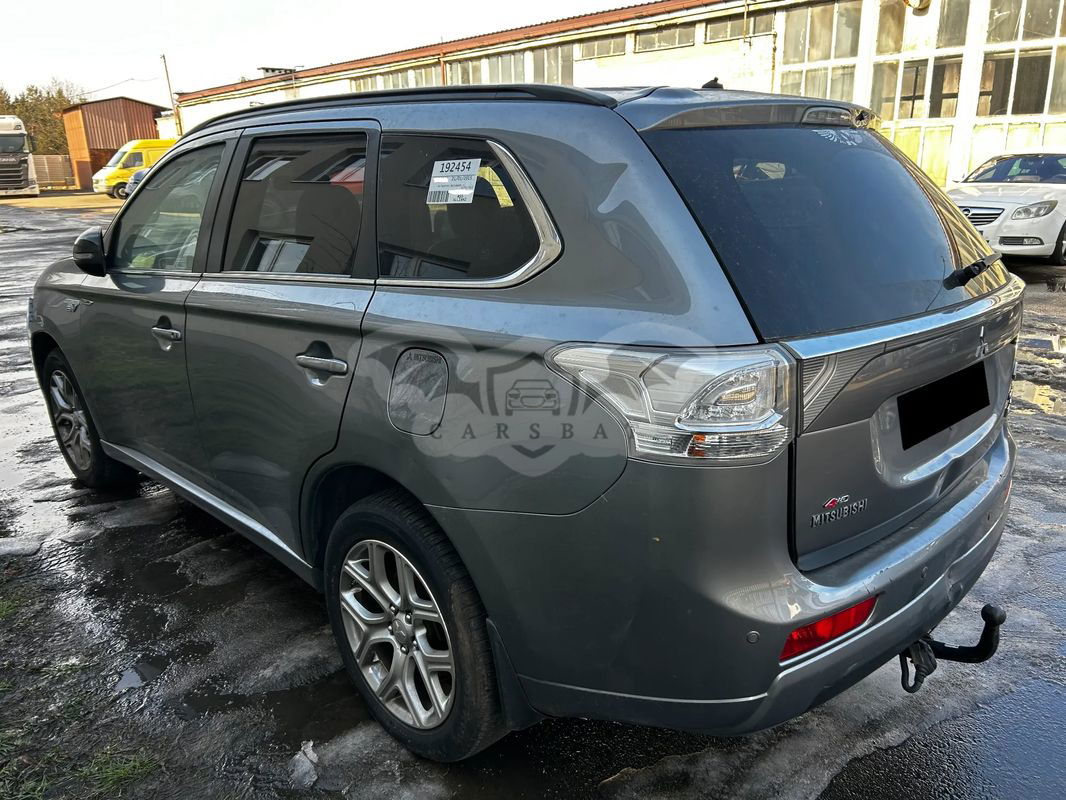 Mitsubishi Outlander III 2.0 4WD Plug-In Hybrid 2014