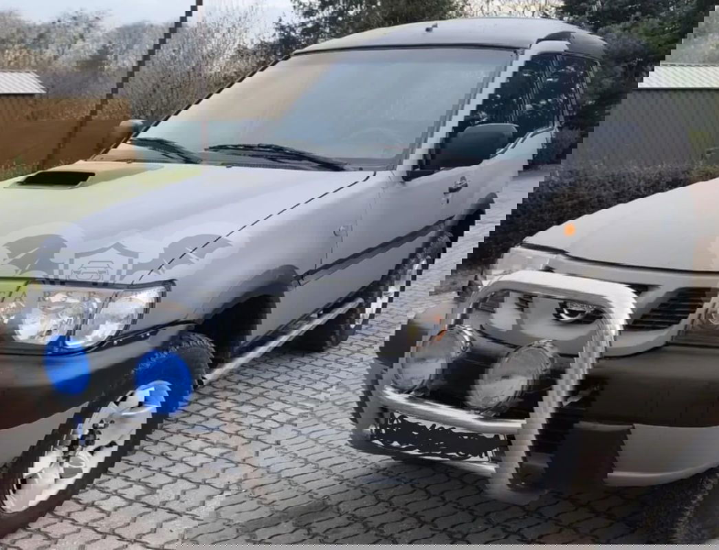 Nissan Terrano II 2003
