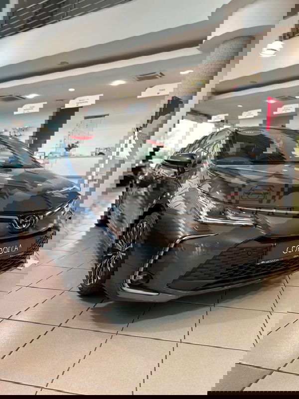 Toyota Corolla Seria E21 1.5 Style 2024