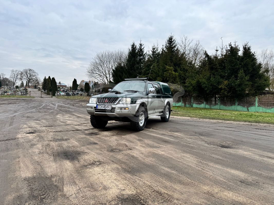 Mitsubishi L200 2003