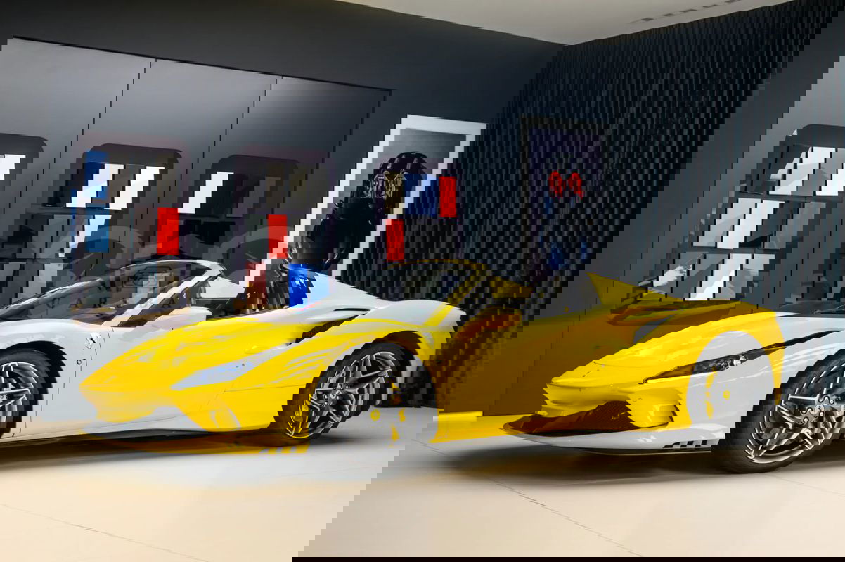 Ferrari F8 2022