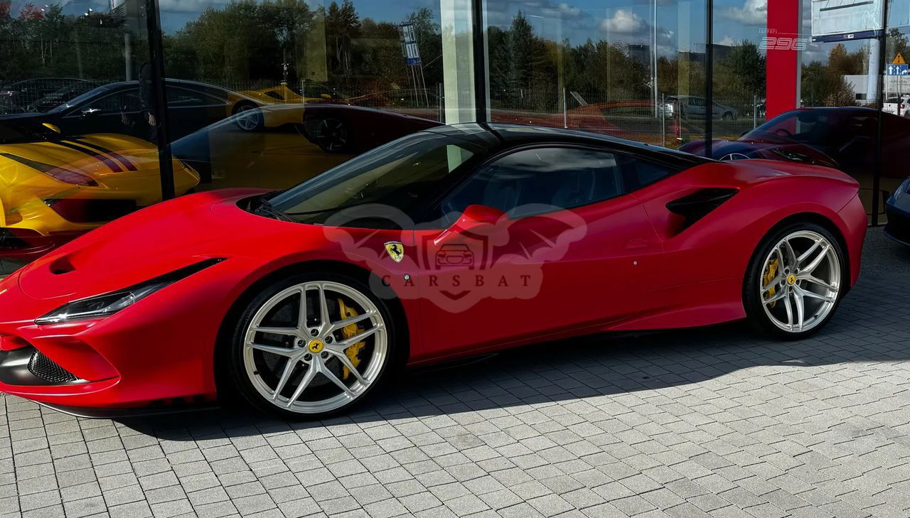 Ferrari F8 2021