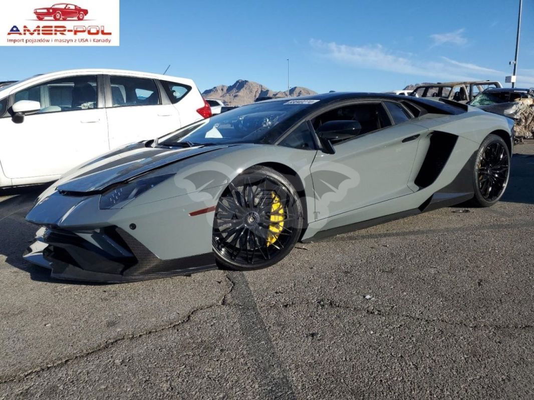 Lamborghini Aventador S 2018