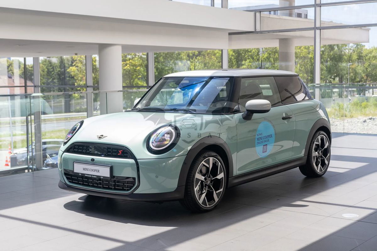 Mini Cooper Linia Classic 2024