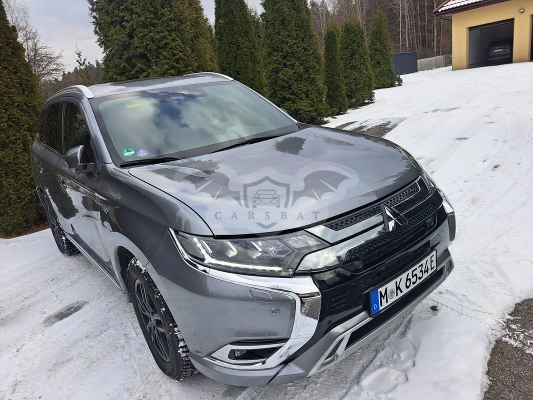Mitsubishi Outlander III 2.4 4WD Plug-In Hybrid Diamant+ 2021