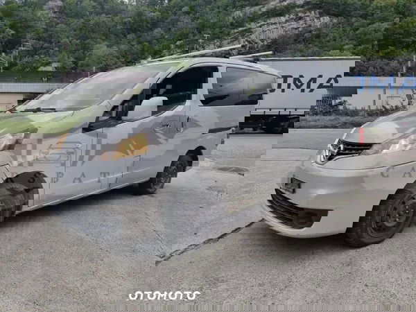 Nissan NV200 2011