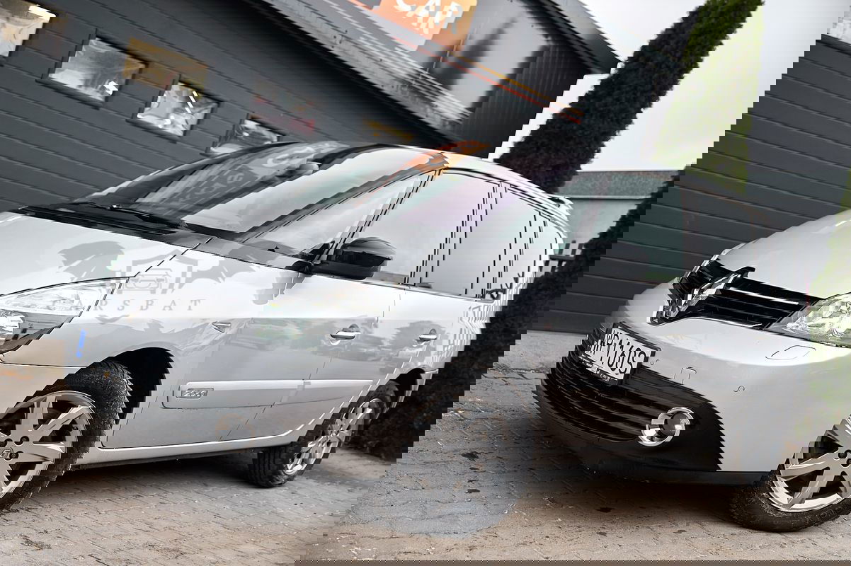 Renault Espace IV 2.0 dCi SL Alcantara 2012