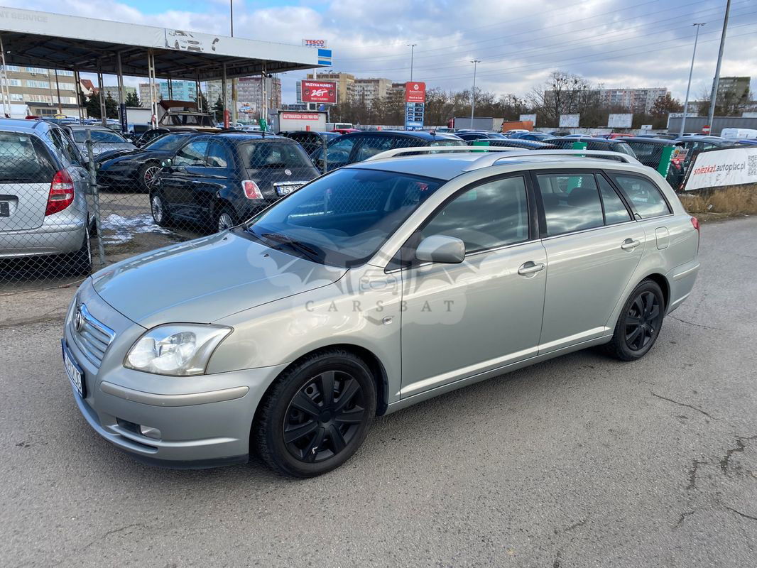 Toyota Avensis II 2.0 VVT-i Combi Sol 2004