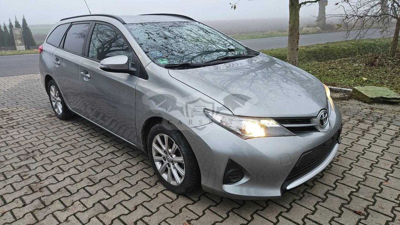 Toyota Auris II 1.33 Dual-VVT-i Cool 2014