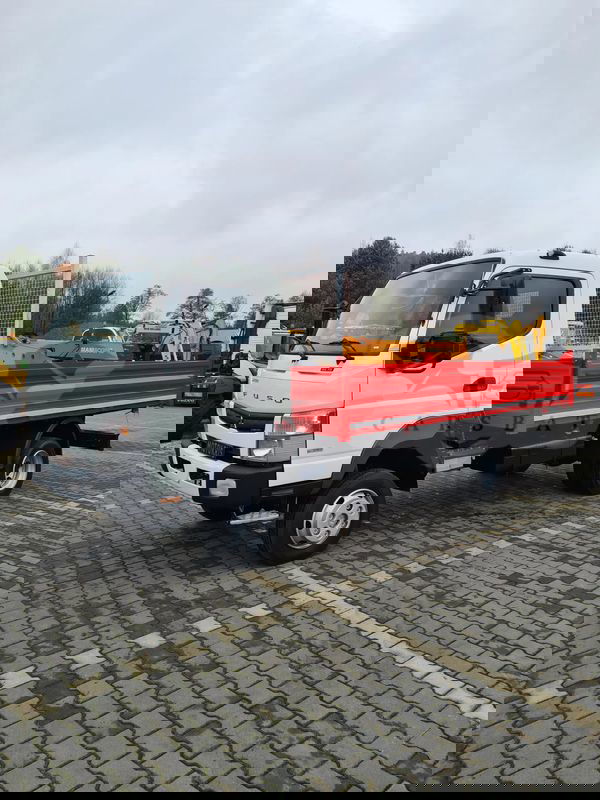Mitsubishi Fuso Canter 2015