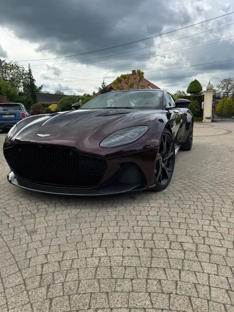 Aston Martin DBS 2019