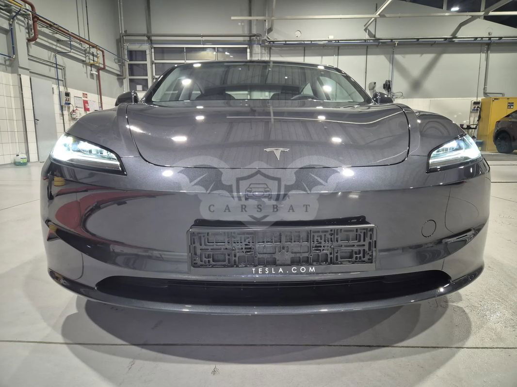 Tesla Model 3 2024