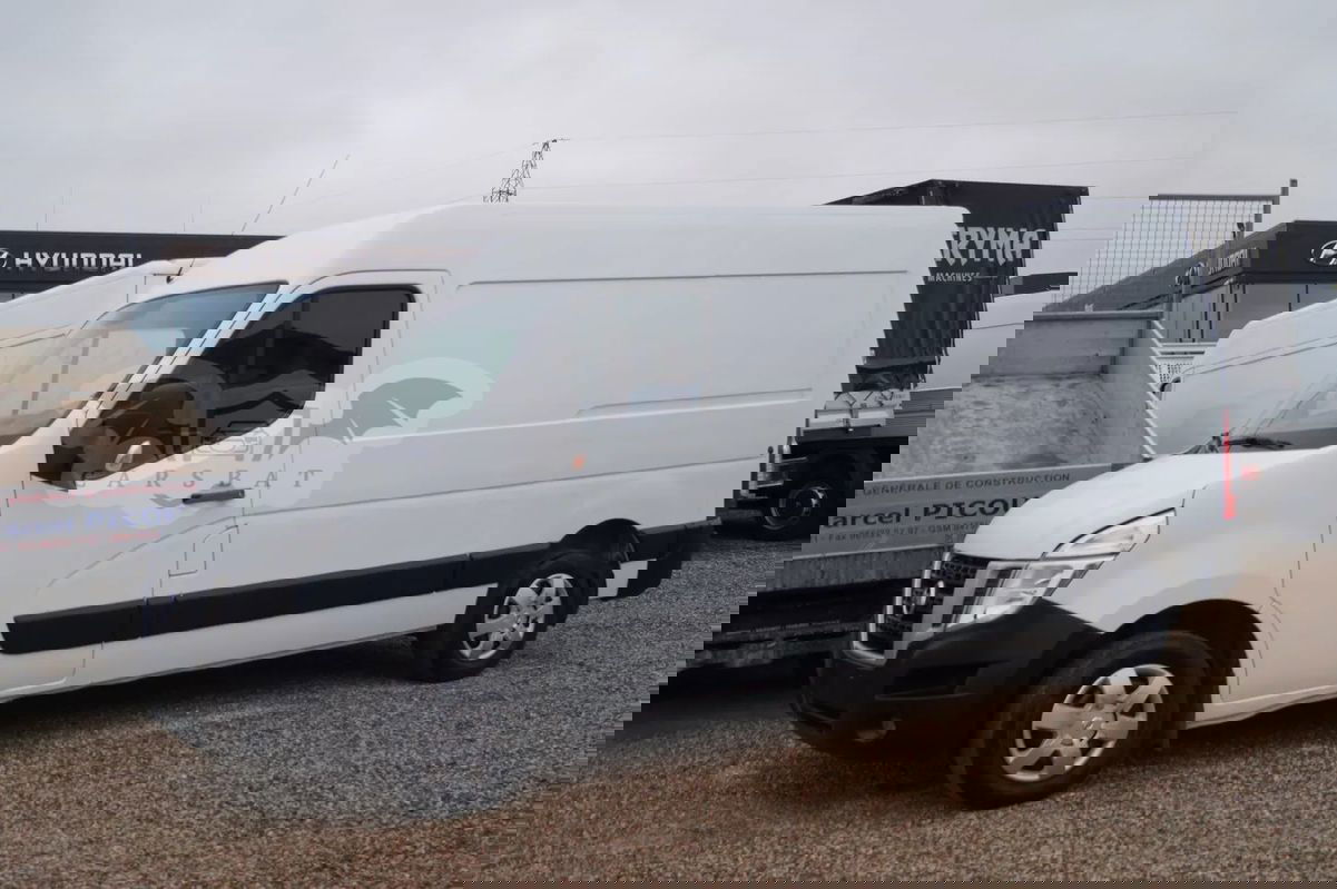 Nissan NV400 2015