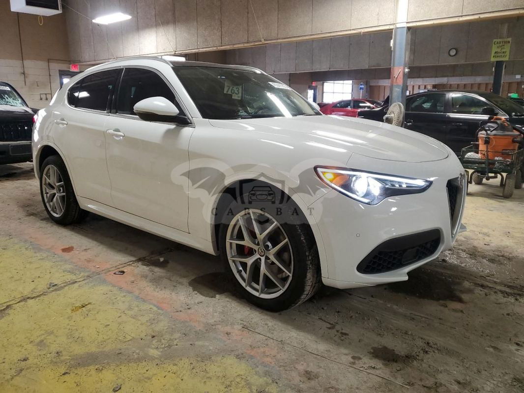 Alfa Romeo Stelvio 2021