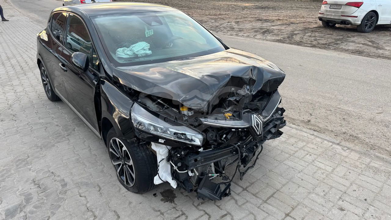 Renault Clio V 1.6 E-TECH Intens 2024