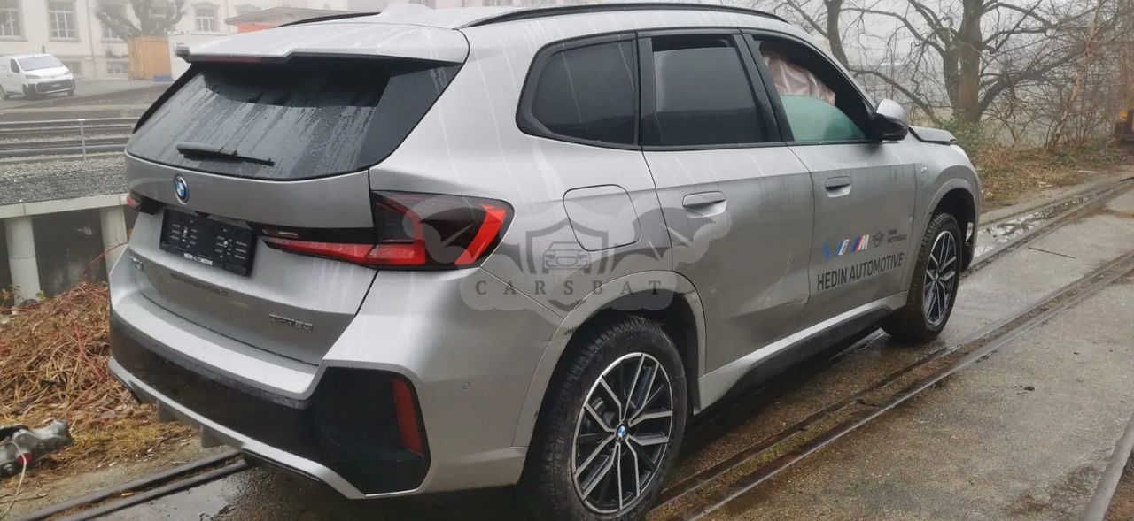 BMW iX1 eDrive20 M Sportpaket 2024