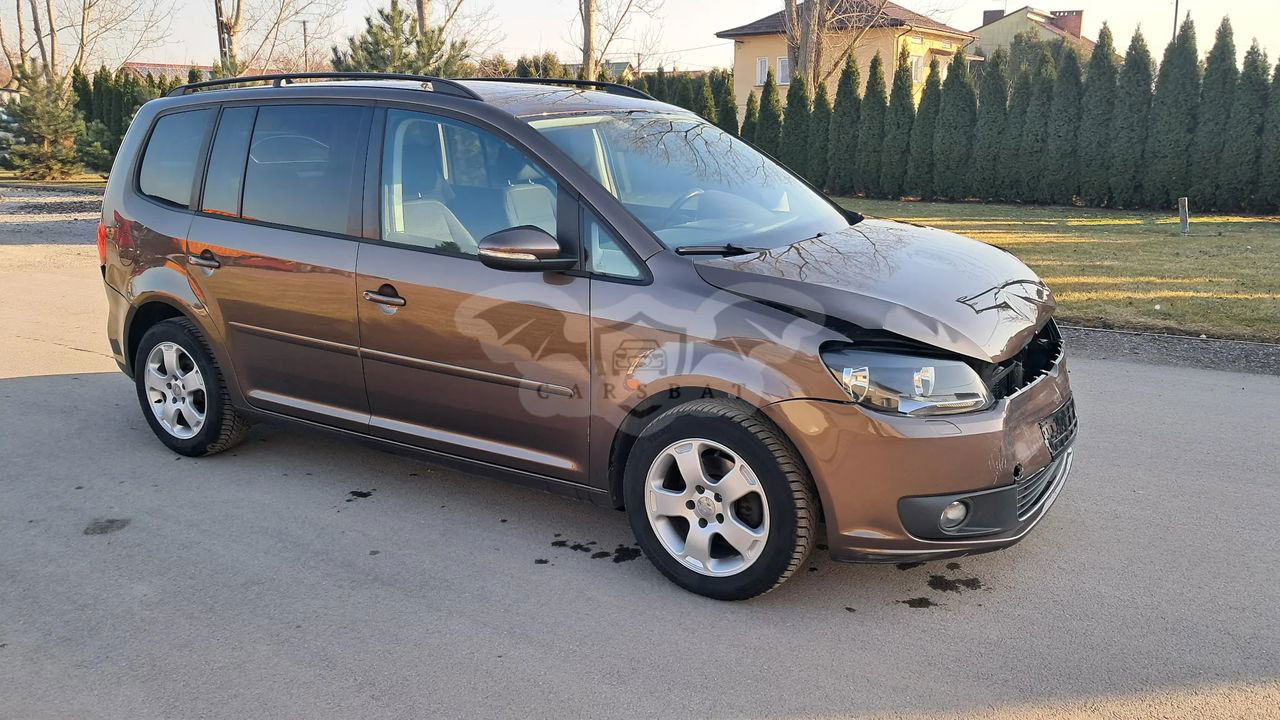 Volkswagen Touran II 1.6 TDI DPF BlueMotion Technology DSG Comfortline 2014