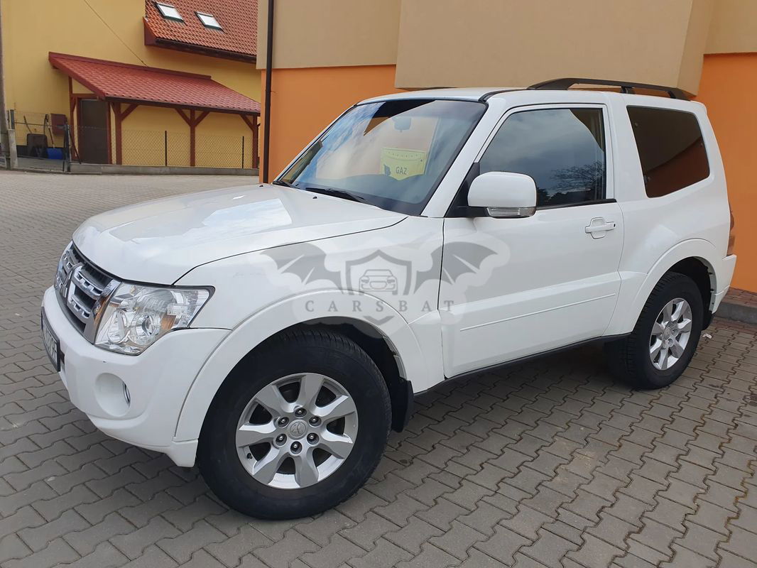 Mitsubishi Pajero IV 2013