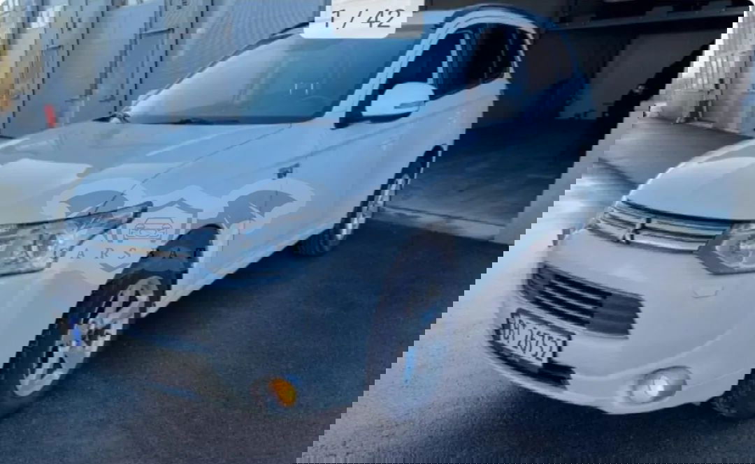 Mitsubishi Outlander III 2.0 4WD Plug-In Hybrid 2014