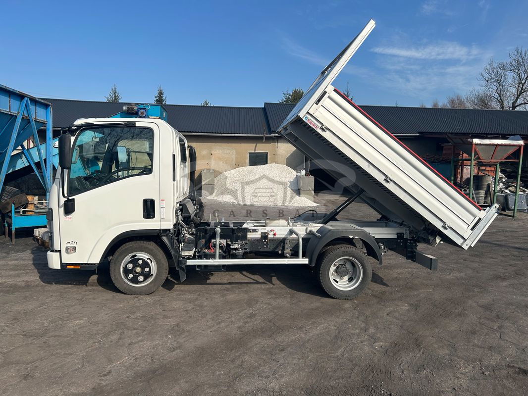 Isuzu M21 2024