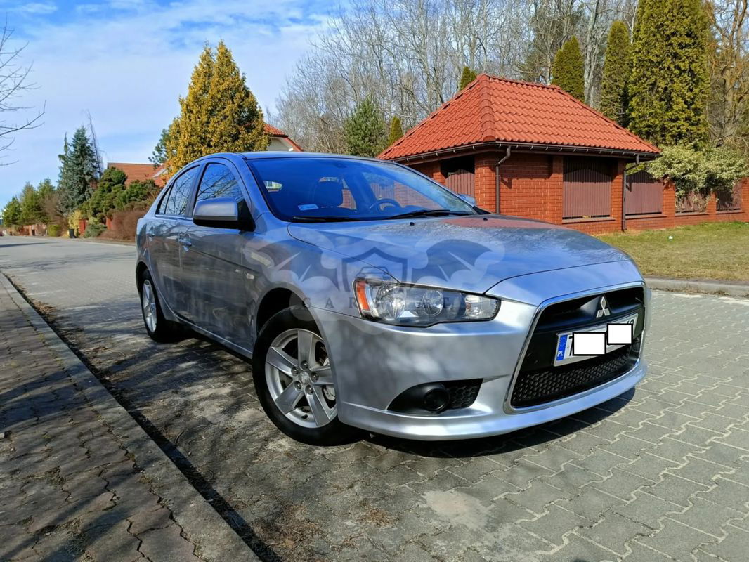 Mitsubishi Lancer VIII 1.5 Invite 2010