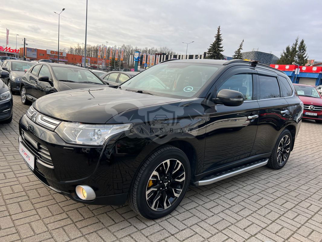 Mitsubishi Outlander III 2.2 DI-D 4WD Automatik SUV-Star+ 2012