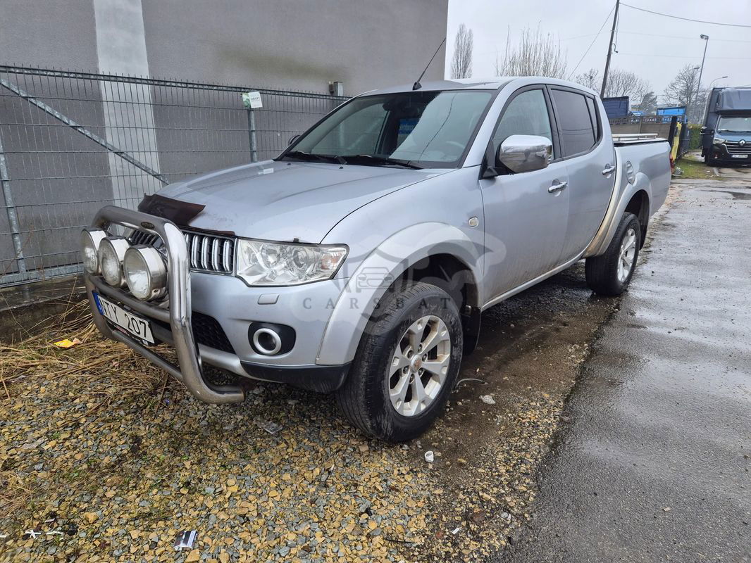 Mitsubishi L200 Pick Up 4x4 Autm DPF Top Double Cab 2011