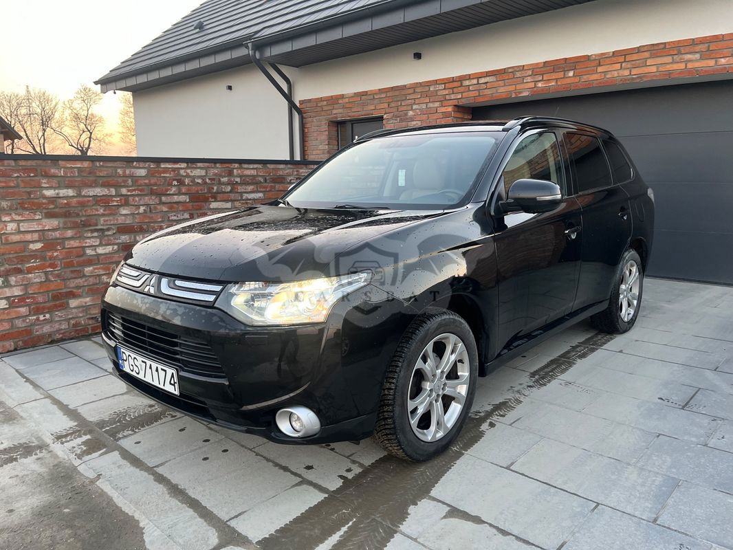Mitsubishi Outlander III 2.2 DI-D 4WD Diamant Edition 2013