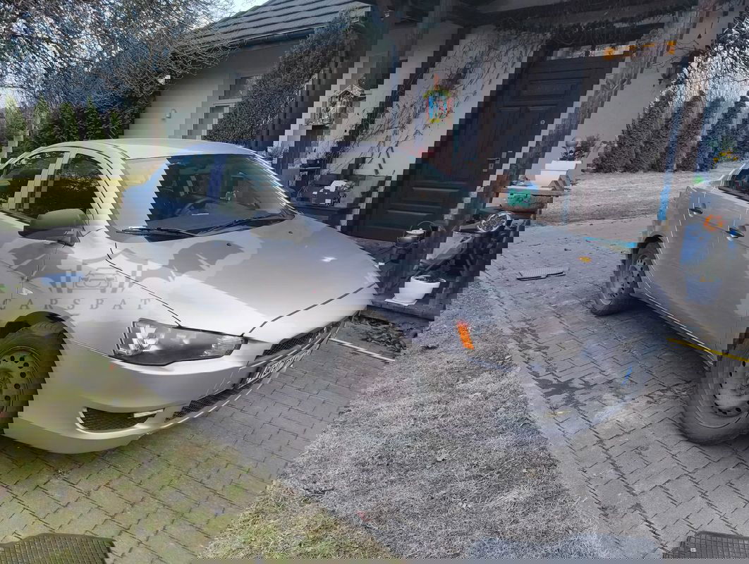 Mitsubishi Lancer VIII 1.5 Inform 2010