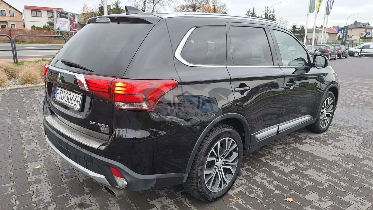 Mitsubishi Outlander III 2016