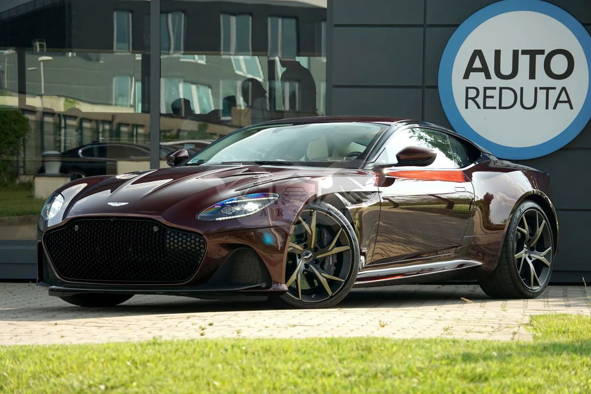 Aston Martin DBS Standard 2019