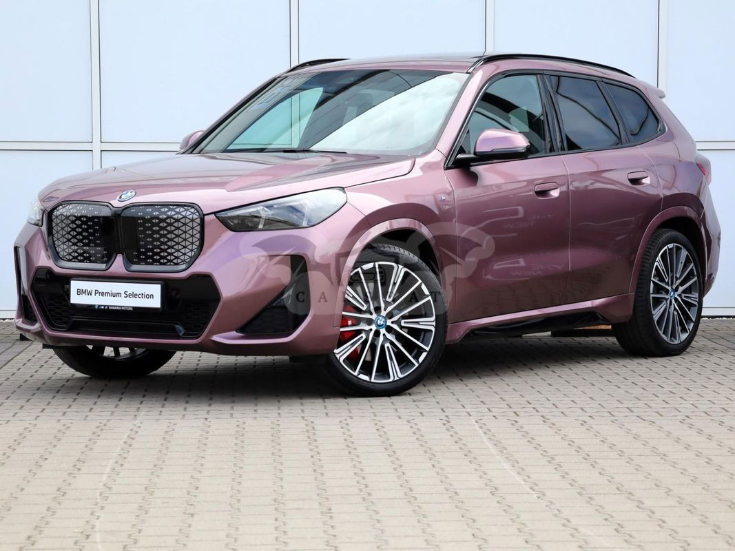 BMW iX1 2024