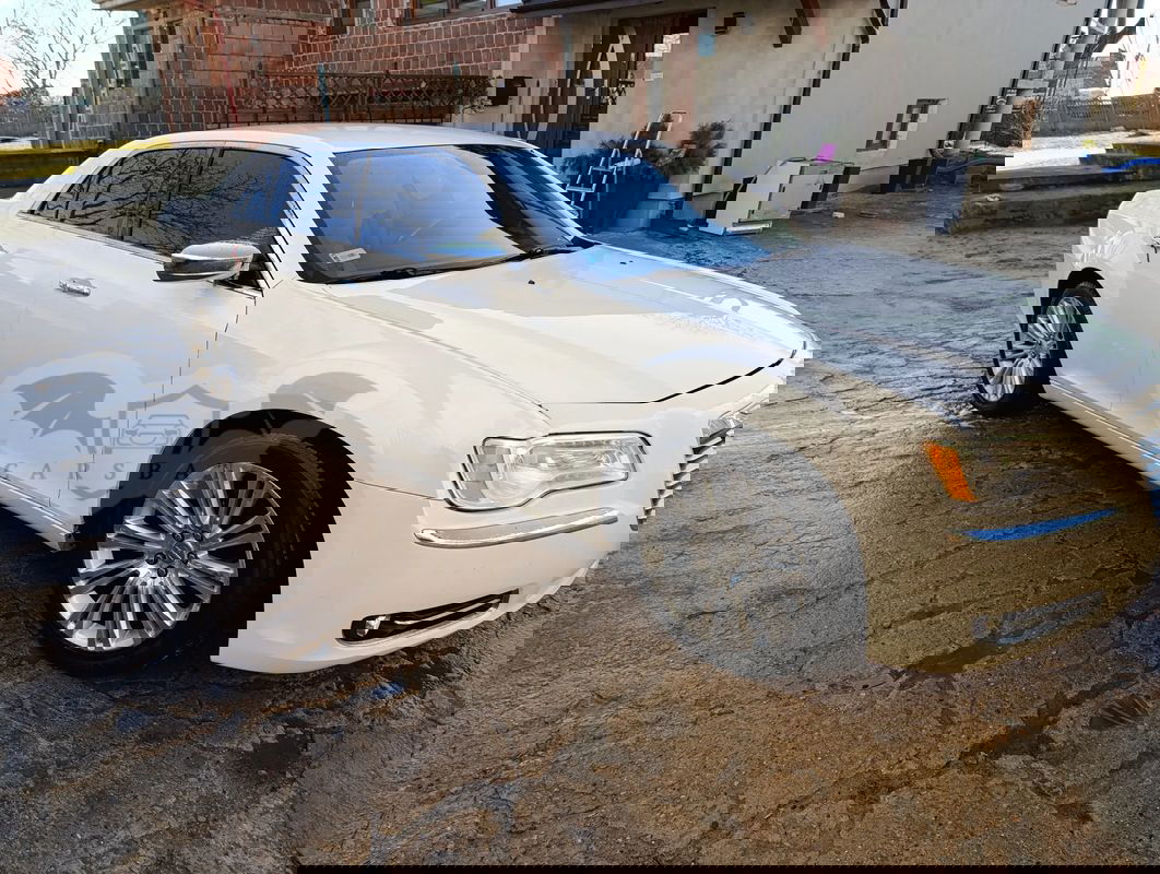 Chrysler 300C 2011