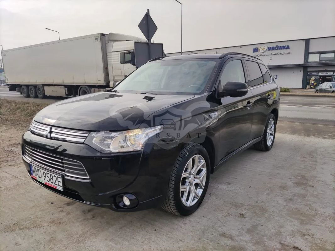 Mitsubishi Outlander III 2.0 4WD Plug-In Hybrid 2013