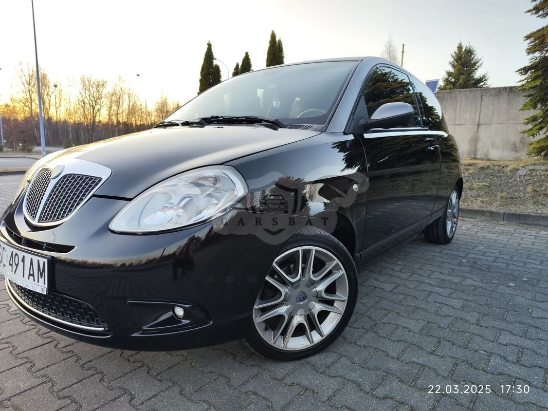 Lancia Ypsilon 1.4 S MomoDesign (4 os.) 2007