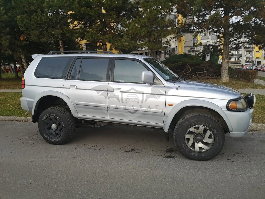 Mitsubishi Pajero III 2000