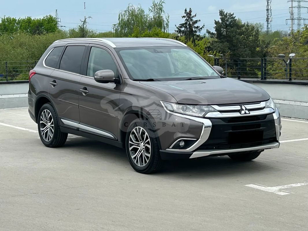 Mitsubishi Outlander III 2.2 DI-D 4WD Automatik Intense 2016