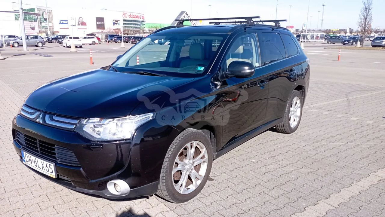 Mitsubishi Outlander III 2.2 DID Instyle Navi 2012