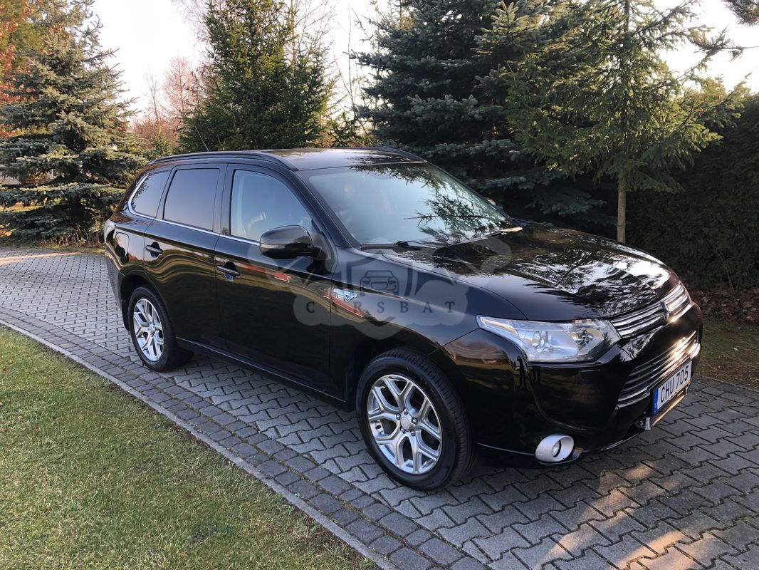 Mitsubishi Outlander III PHEV Instyle NAVI + 2014