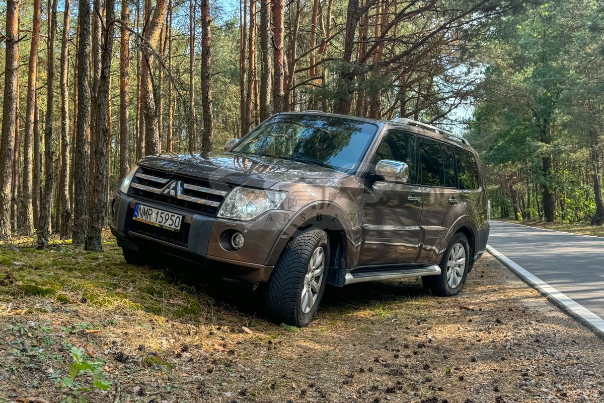 Mitsubishi Pajero IV 3.2 DID Instyle 2010