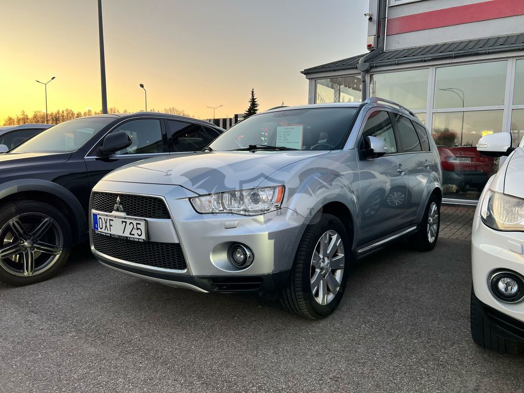 Mitsubishi Outlander II 2.4 4WD CVT Instyle 2011