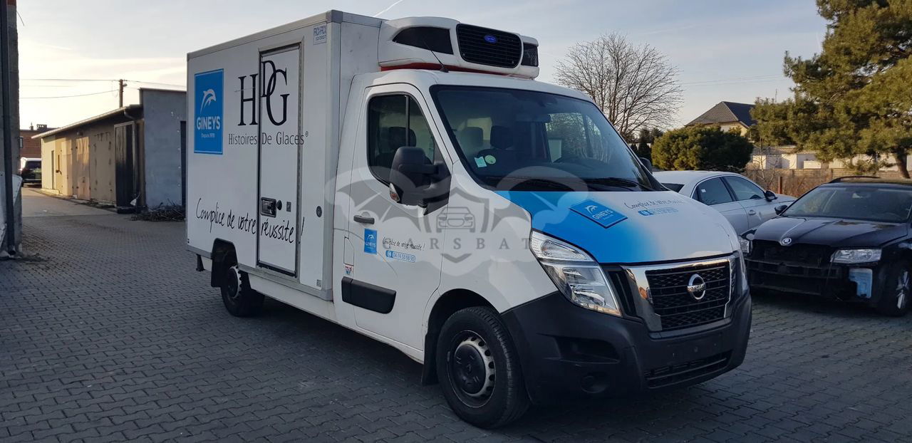 Nissan NV400 2022