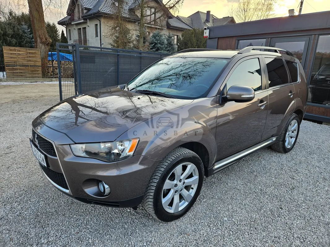 Mitsubishi Outlander II 2.0 2WD Invite 2011