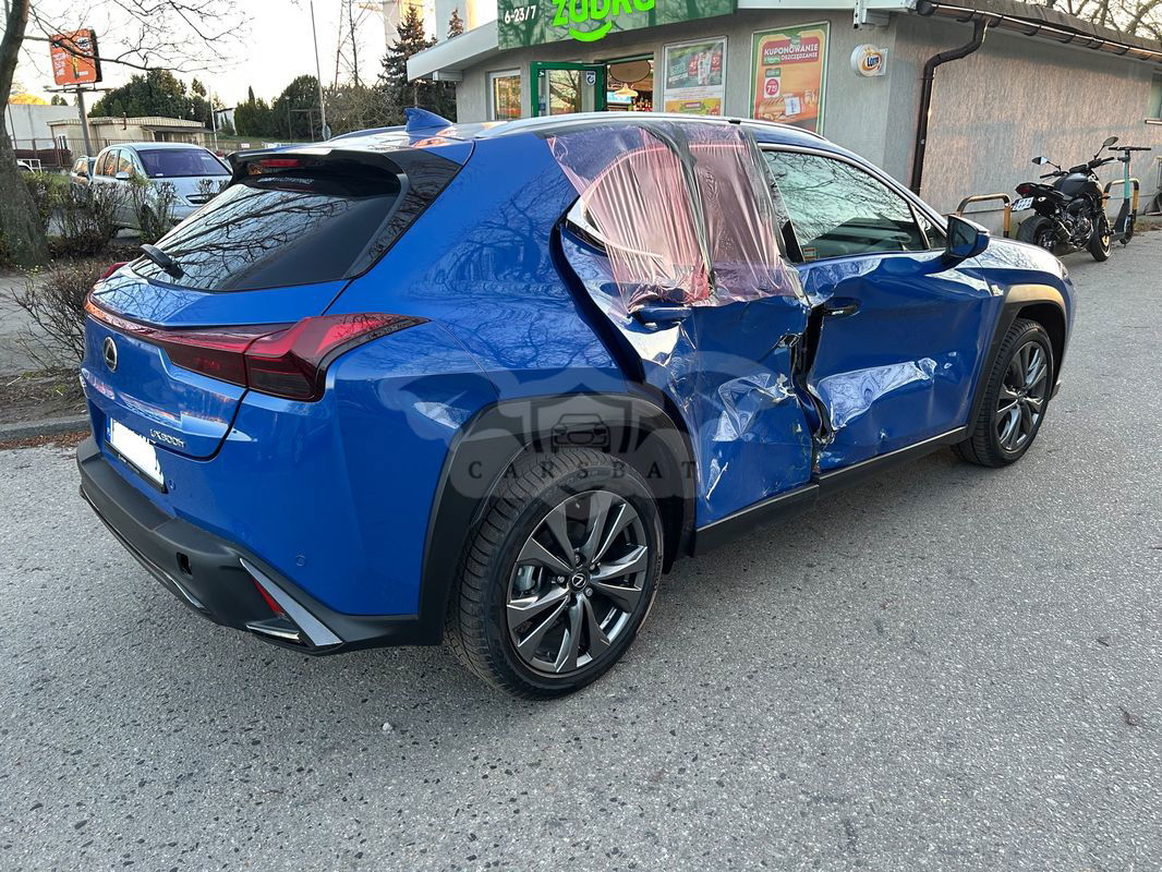 Lexus UX 300h F Sport Design 2024