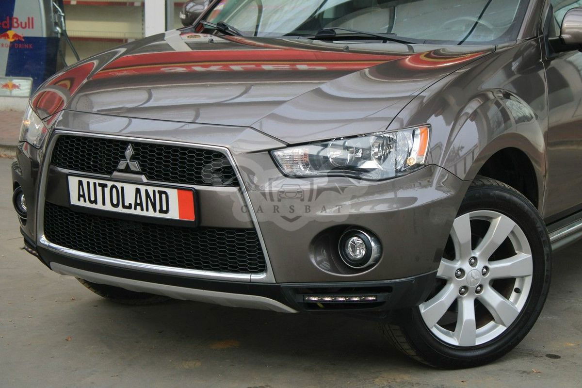 Mitsubishi Outlander II 2.0 2WD Edition 2011